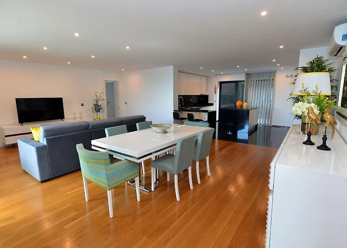 Sec XXI 12 - 3 Bed Flat